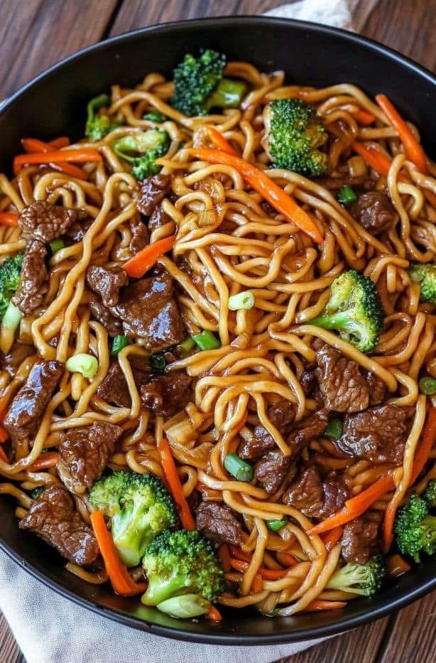 Best Steak & Broccoli Chow Mein Recipe